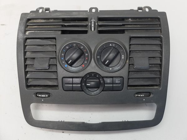 Szellőztető Panel  A6394461328 Mercedes Vito W639