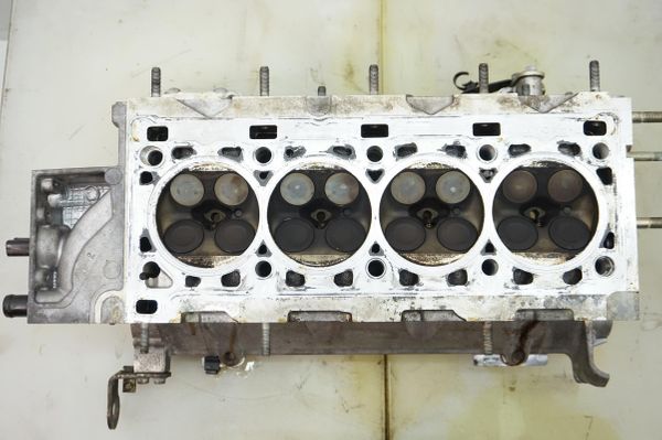 Hengerfej  8200157259 2,0 16V IDE Laguna 2 Renault 7701472664