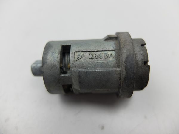 Gyújtáskapcsoló Ford Focus Q68BA 1050