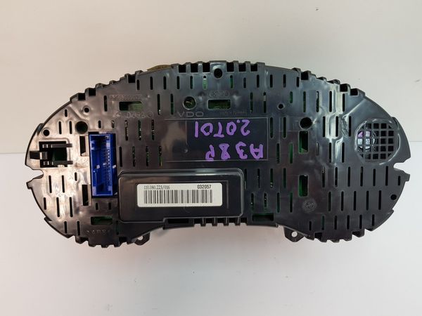 Számláló Fordulatszámmérő  Audi A3 8P 8P0920930F 8964