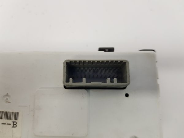 Rádió Kijelző Renault Twingo 2 280345731R B 27531