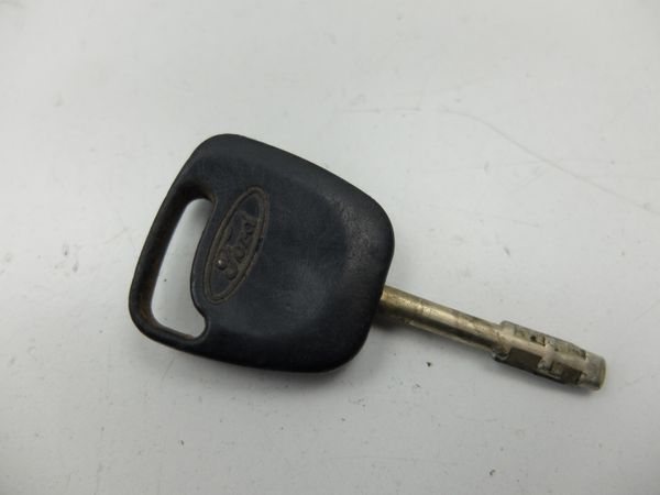Gyújtáskapcsoló Ford Focus Q68BA 1050