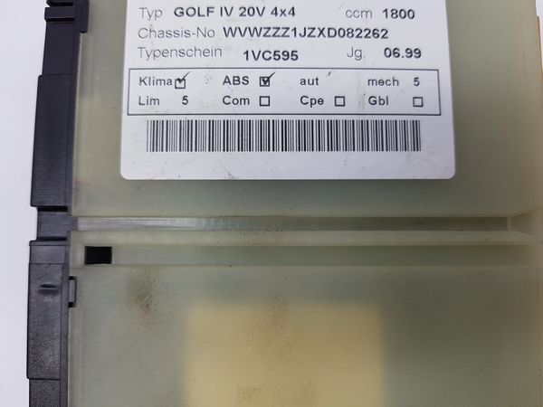 Szellőztető Panel 5HB00761702 3B1907044A VW Golf 4 6073
