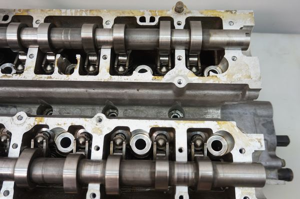 Hengerfej  8200157259 2,0 16V IDE Laguna 2 Renault 7701472664