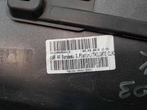 Csomagtér Ajtó Díszléc Hátul 848109121R Clio 4 Renault
