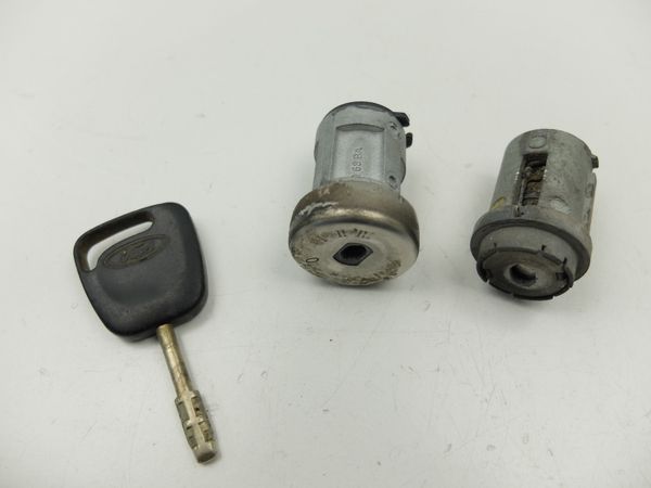 Gyújtáskapcsoló Ford Focus Q68BA 1050
