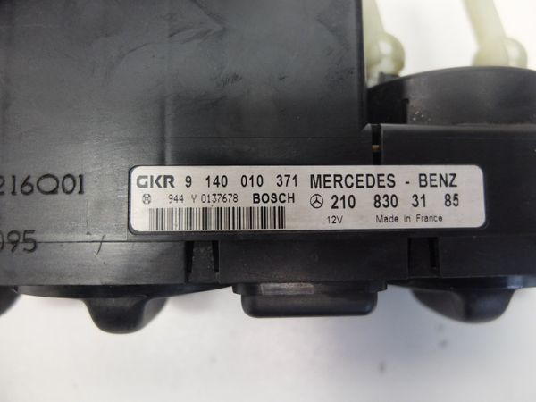 Szellőztető Panel  2108303185 9140010371 Mercedes W210