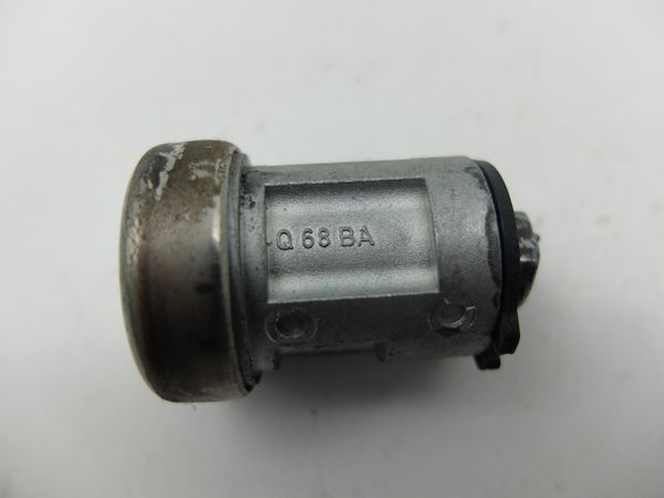 Gyújtáskapcsoló Ford Focus Q68BA 1050