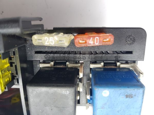 Biztosítéktábla Mercedes A1685450240 19519