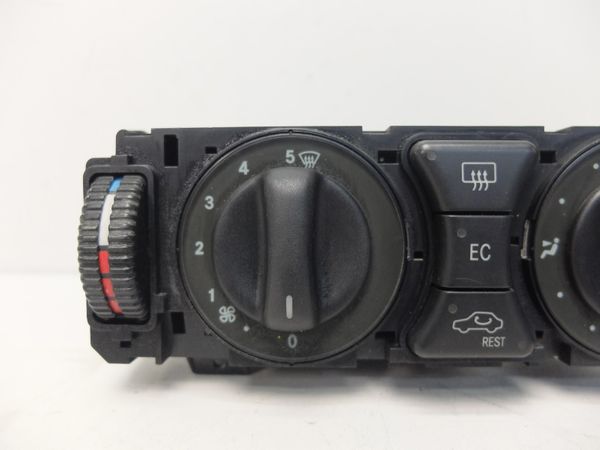 Szellőztető Panel  2108303185 9140010371 Mercedes W210