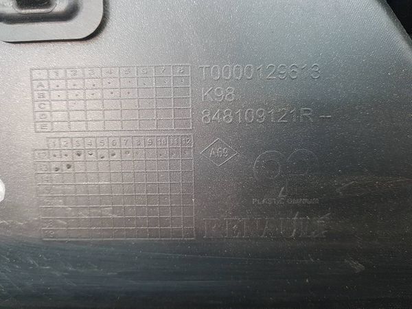 Csomagtér Ajtó Díszléc Hátul 848109121R Clio 4 Renault