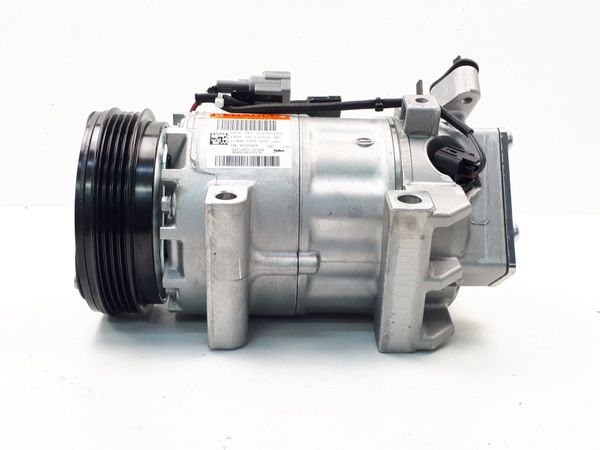 Aggregátor Új eredeti Renault Clio 4 926000050R Valeo 1001