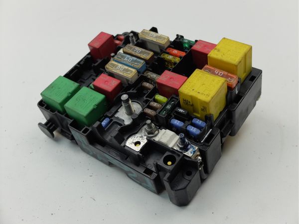 Biztosítéktábla   9804846880 Citroen Peugeot